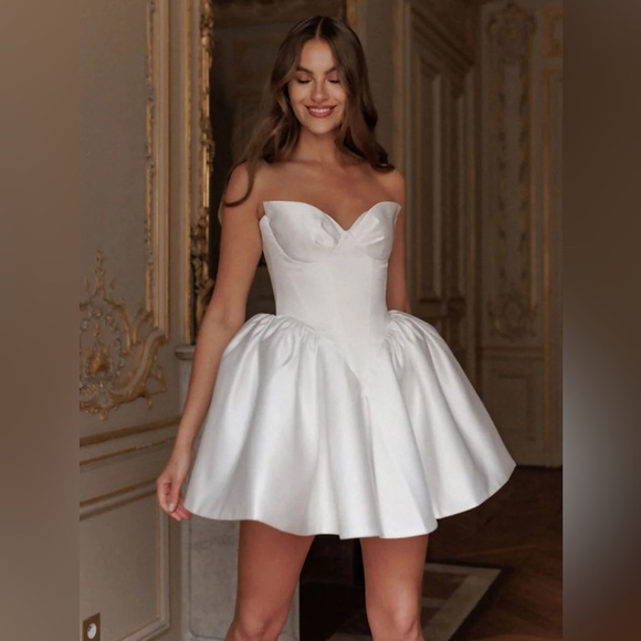 Rosie Etienne Dresses & Skirts - Rosie Etienne Elegant White Strapless Valentina Dress